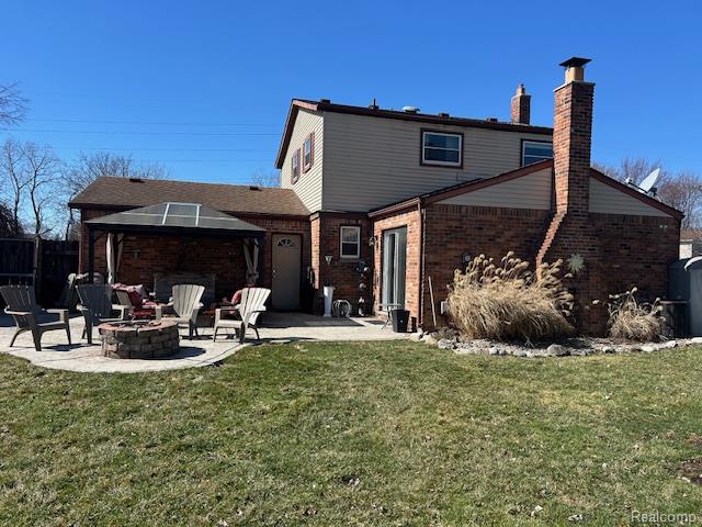 22043 Hillcrest Court