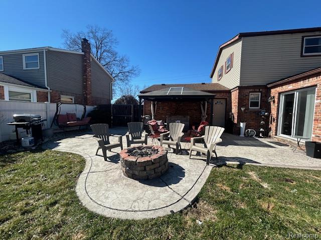 22043 Hillcrest Court