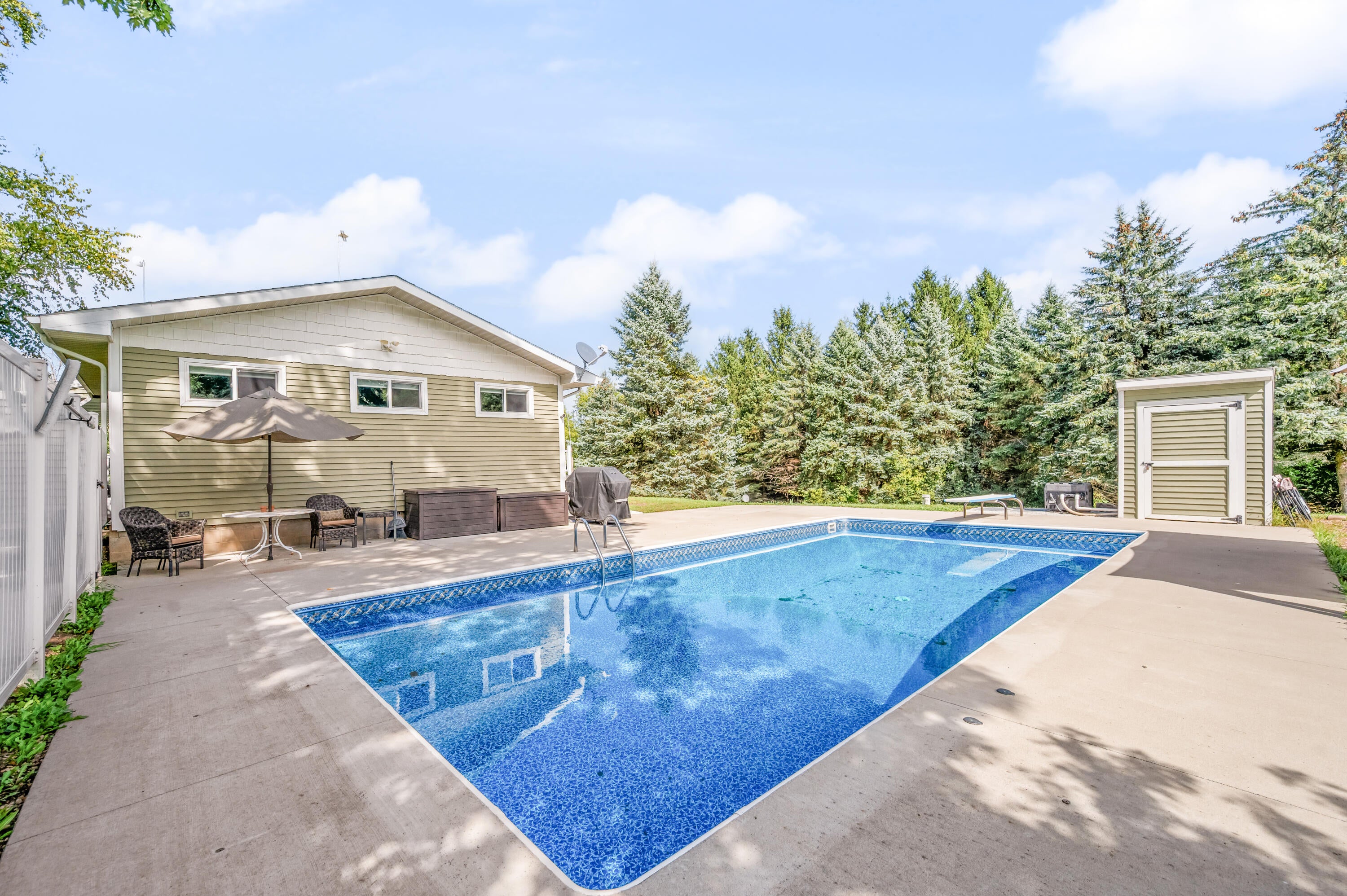 147 S Bamber Road