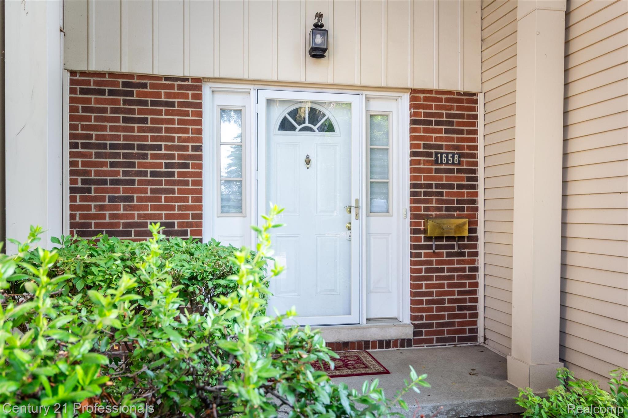1658 Brentwood Drive