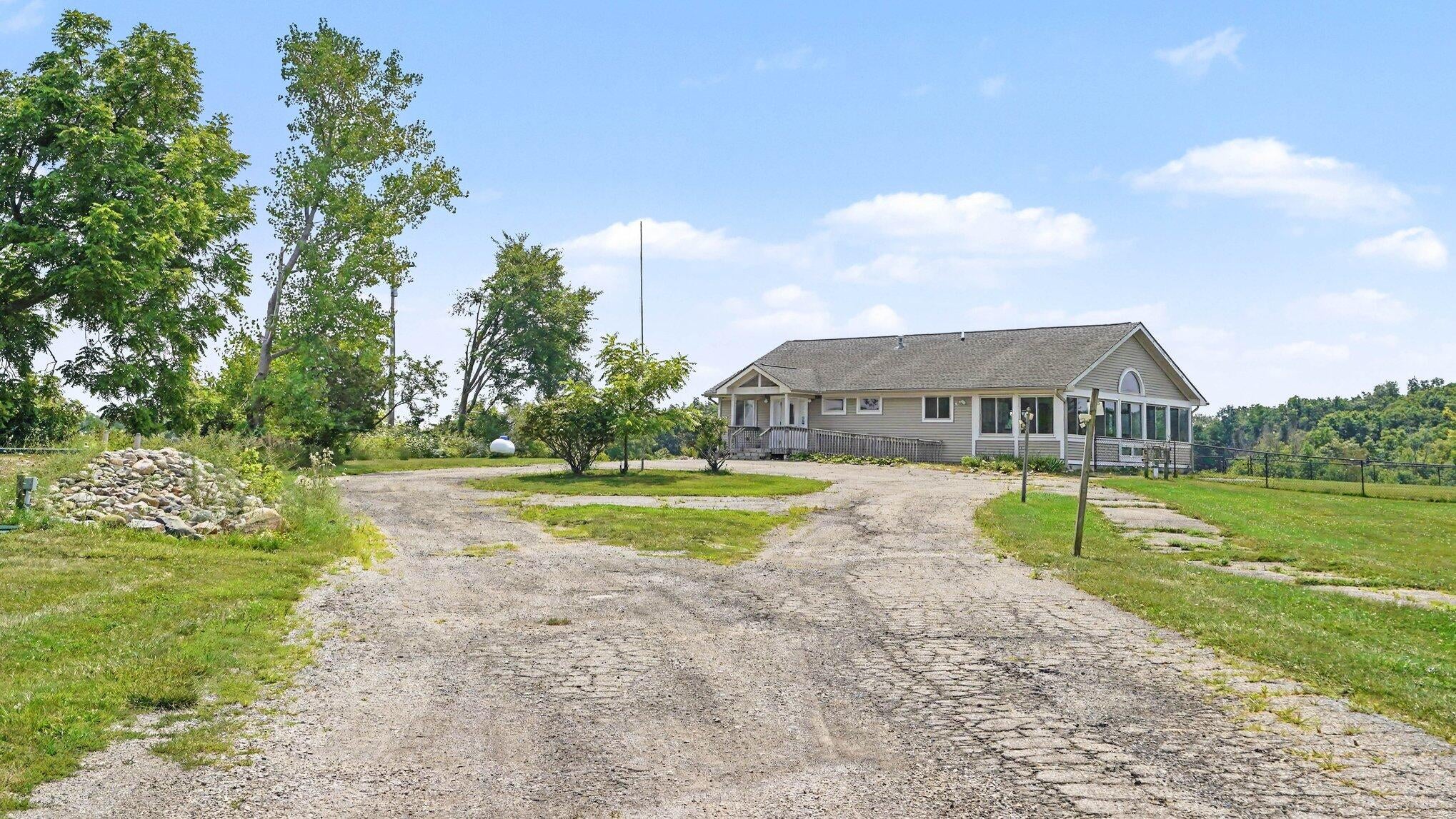 8753 Pleasant Lake Road