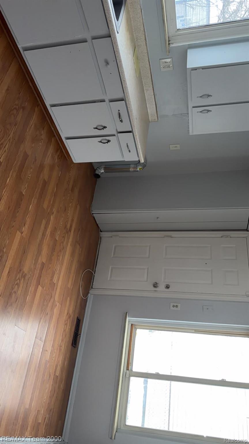 28567 Forest Dale Street