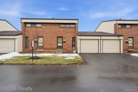 2052 Roman Court Warren City MI 48092