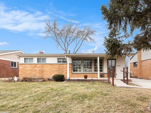 21301 Briarcliff Street St Clair Shores City MI 48082
