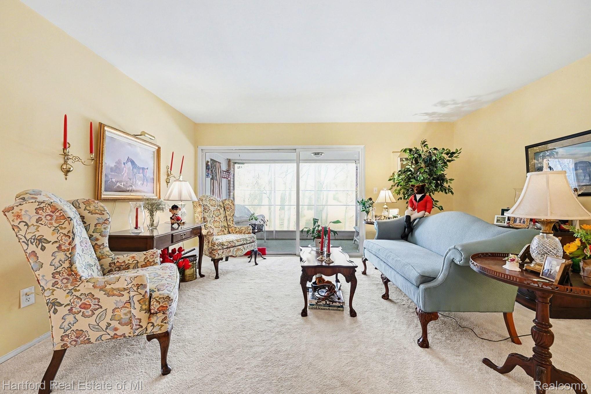 32060 Grand River Avenue 64