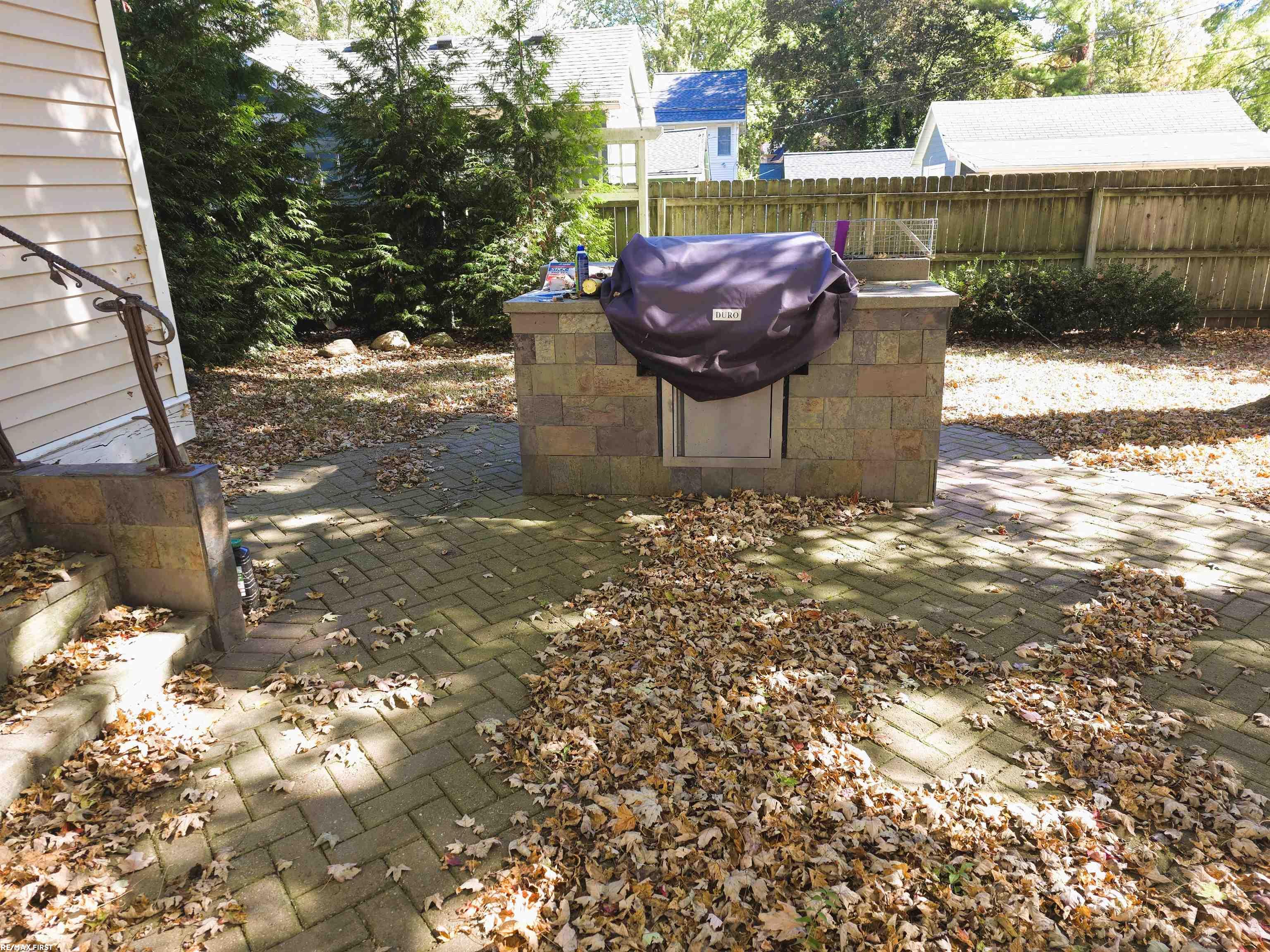 139 W Hollister Street