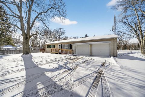 211 N Maple Street Vernon Village MI 48476