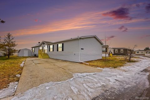 59227 Lewis Ln Chesterfield Township MI 48048