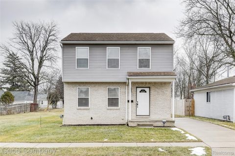 28076 Schram Street Roseville City MI 48066