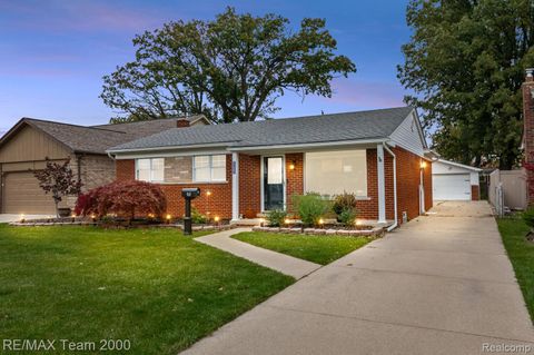 21601 Lakeland Street St Clair Shores City MI 48081