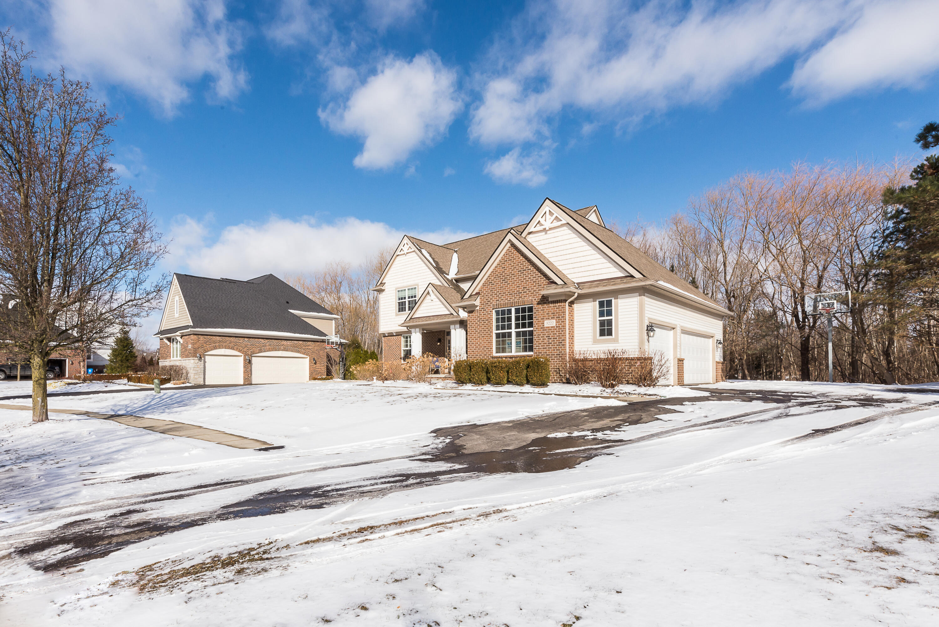 5222 Sandlewood Drive