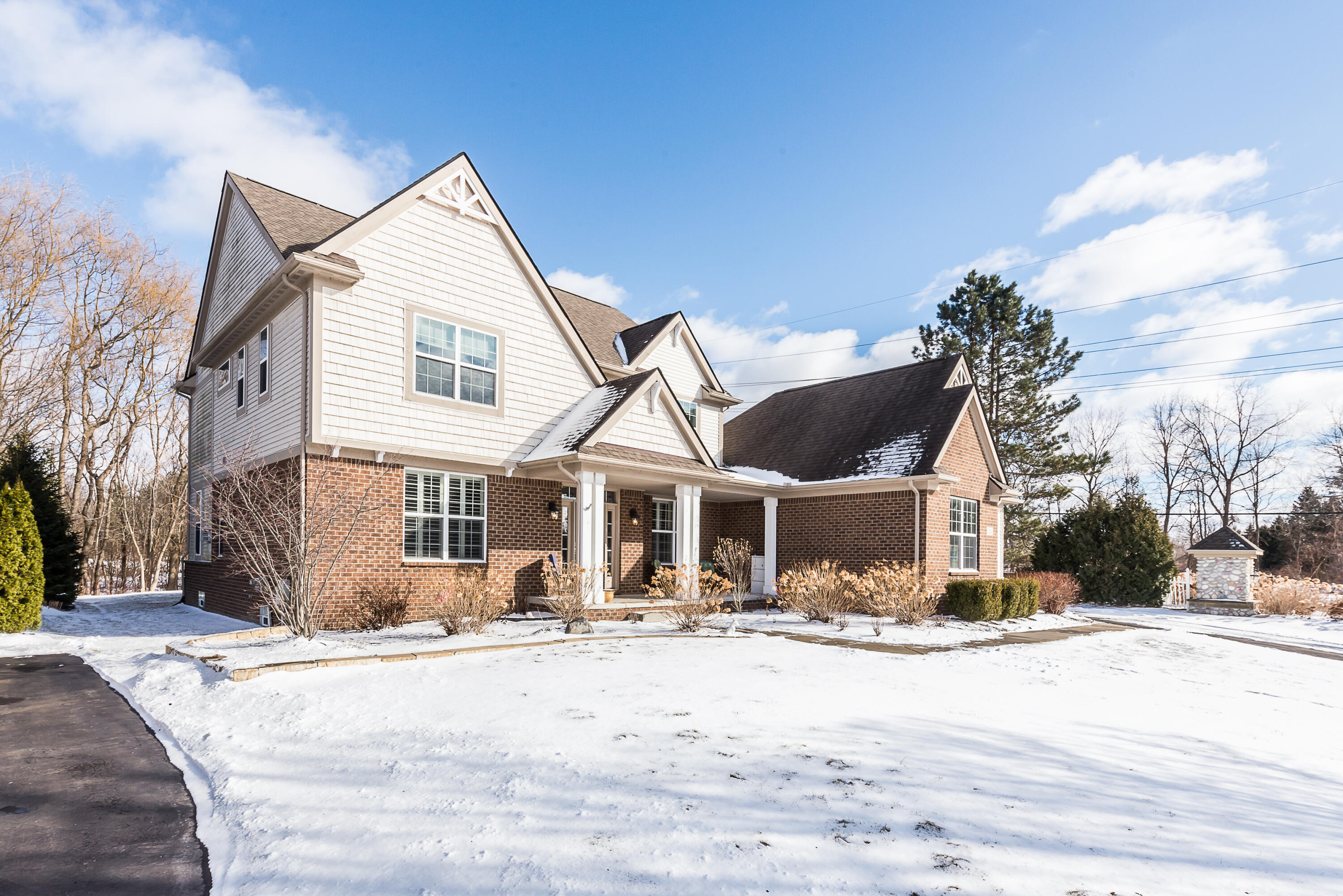 5222 Sandlewood Drive