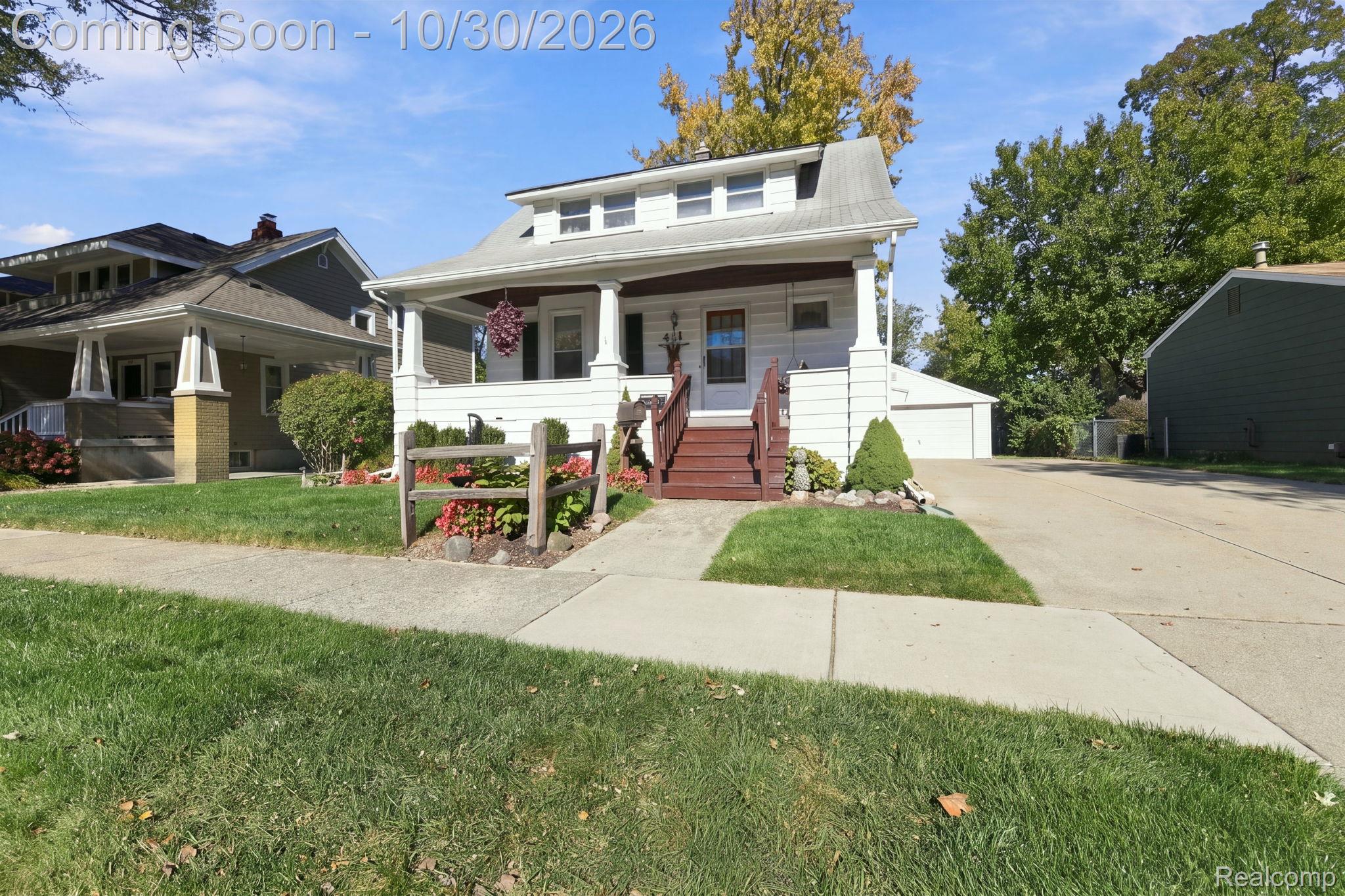 411 Hawthorn Avenue