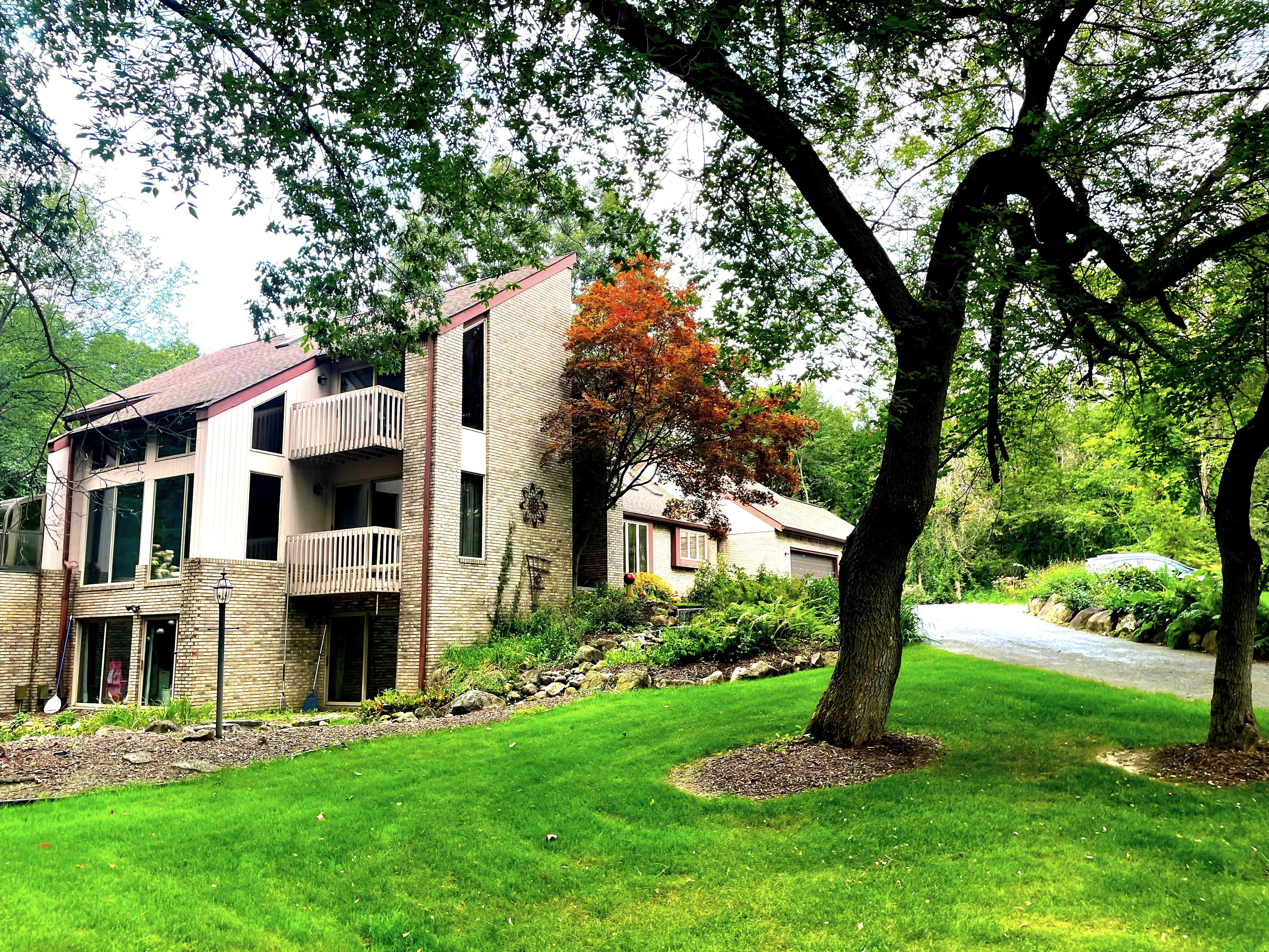 2862 FOXFIRE Drive