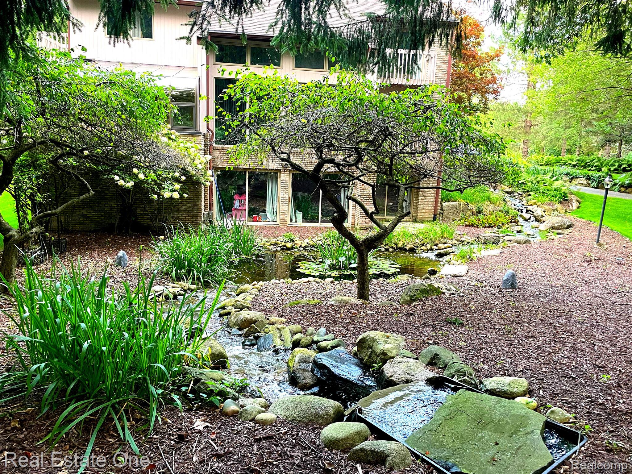2862 FOXFIRE Drive