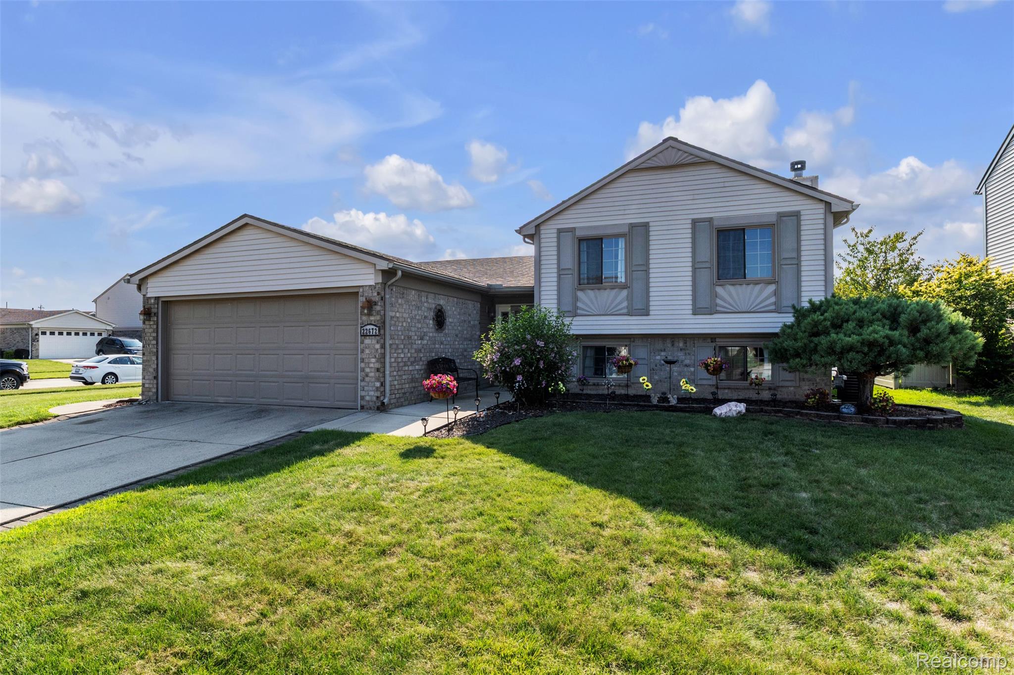 22672 Woodcreek Drive
