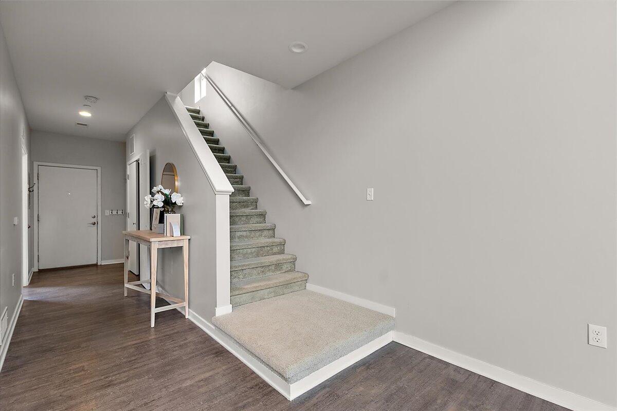 600 Douglas Street NW 600C