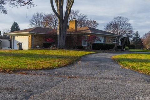 18941 Alpha Court Clinton Charter Township MI 48036