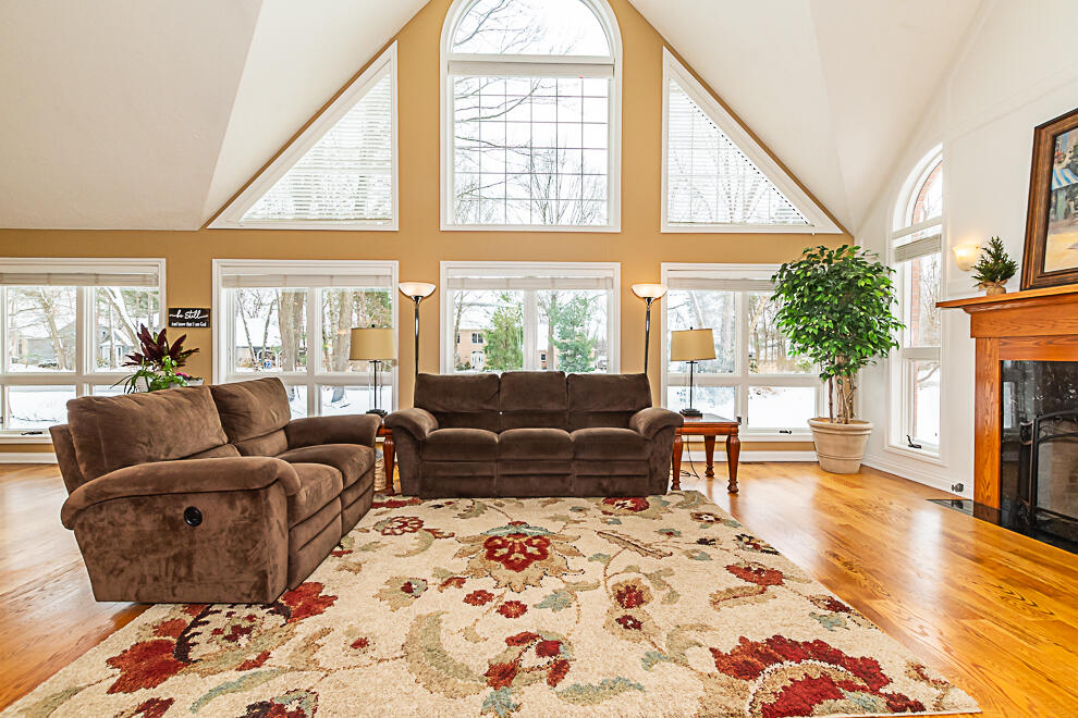 8551 Old Stone Circle