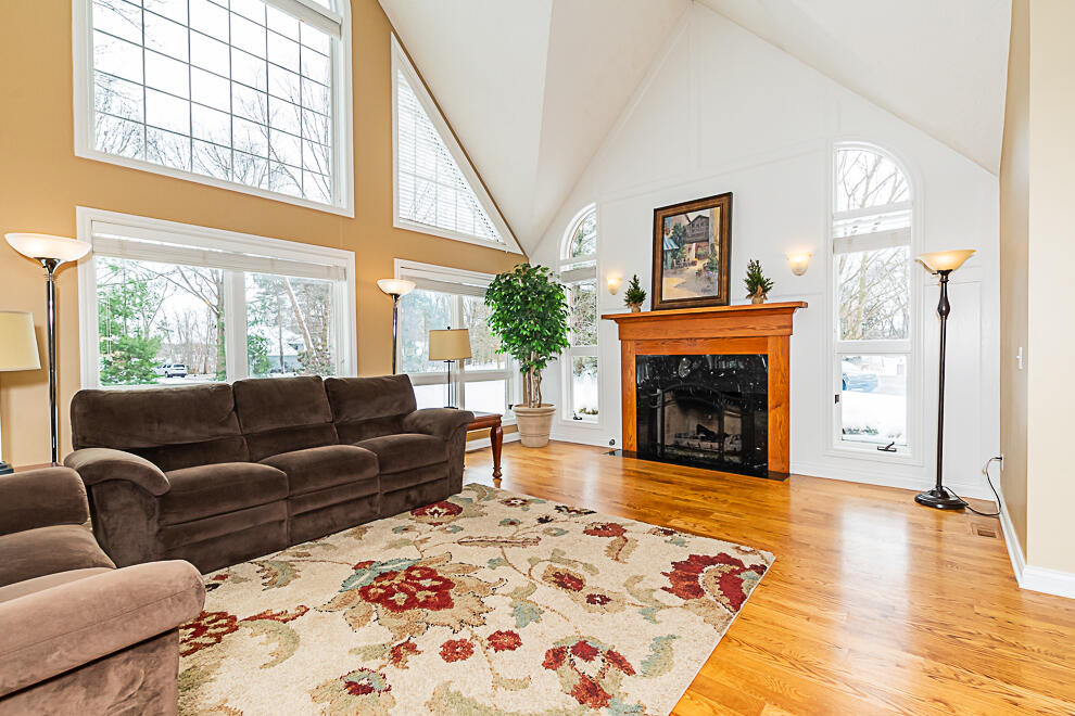 8551 Old Stone Circle