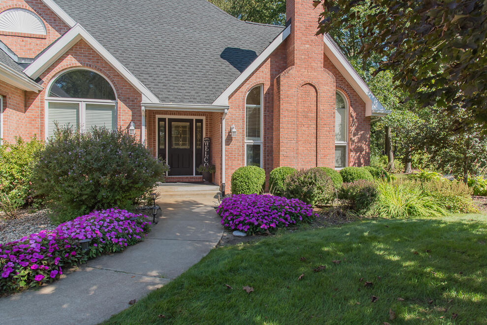 8551 Old Stone Circle