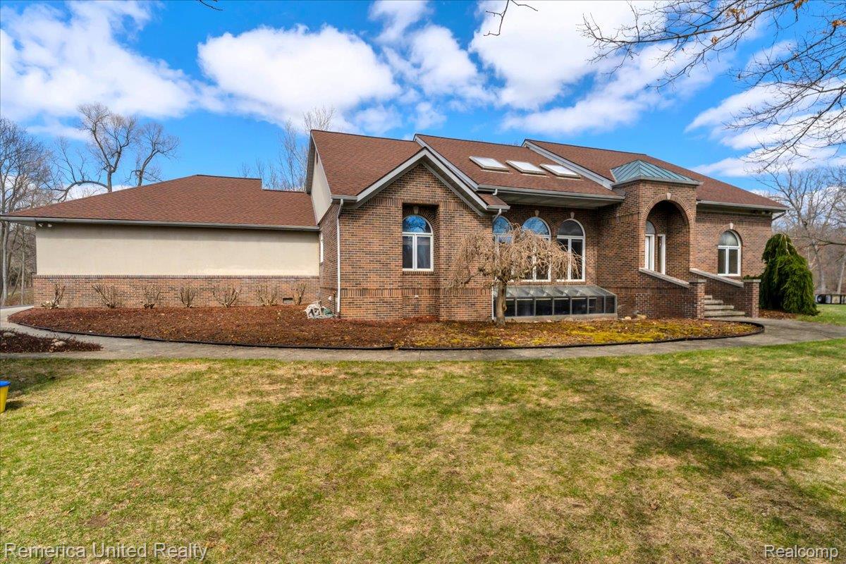 2457 Spring Lake Lane Lane