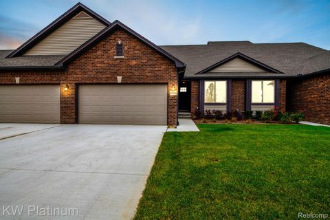 48341 APPLEGROVE Lane Unit 11 Chesterfield Township MI 48051