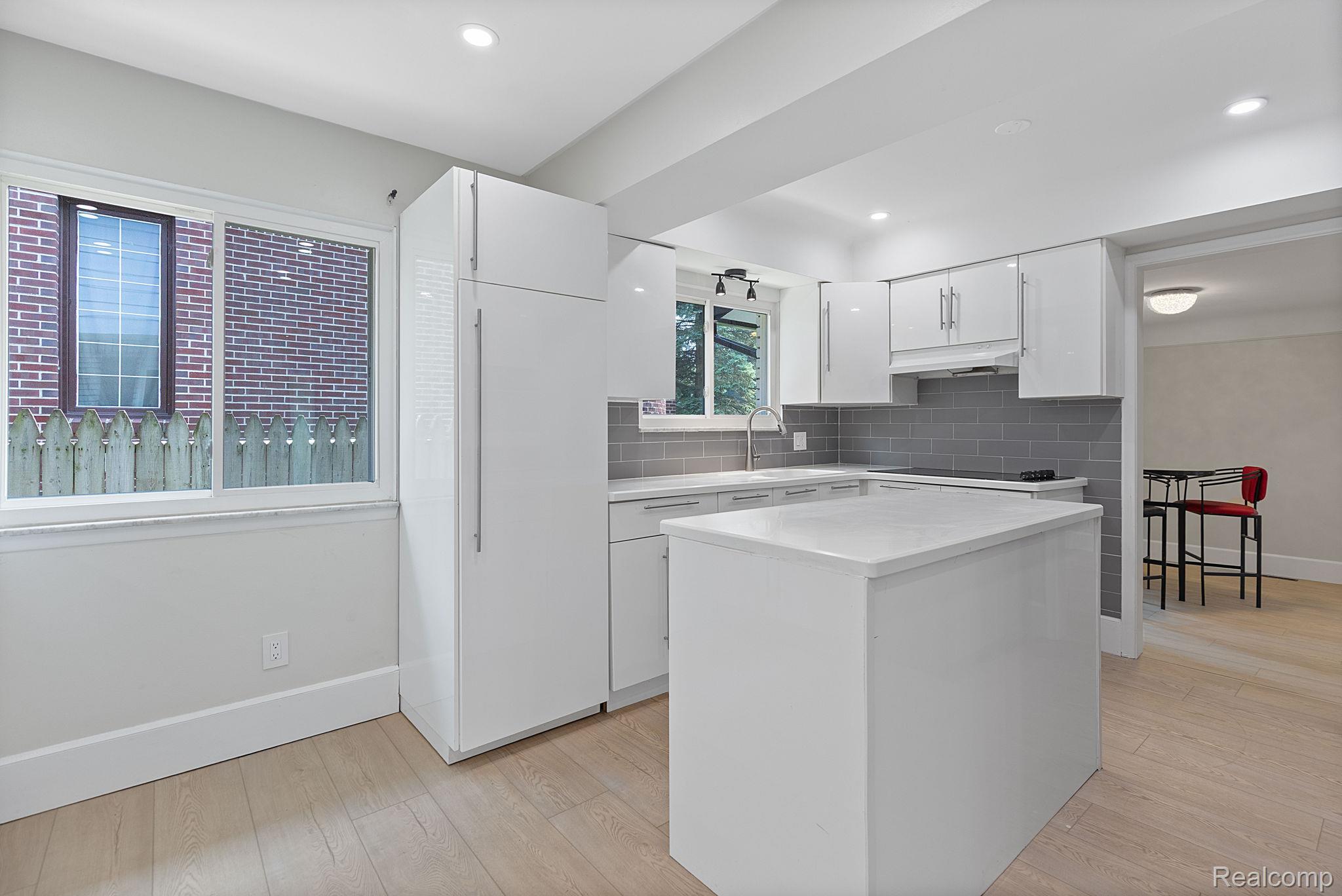 1386 Three Mile Drive