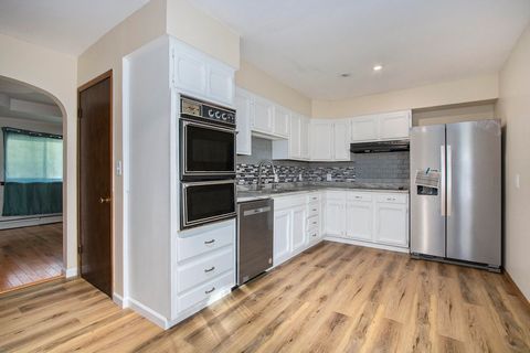 A home in ColumbiaTownship_VanBuren