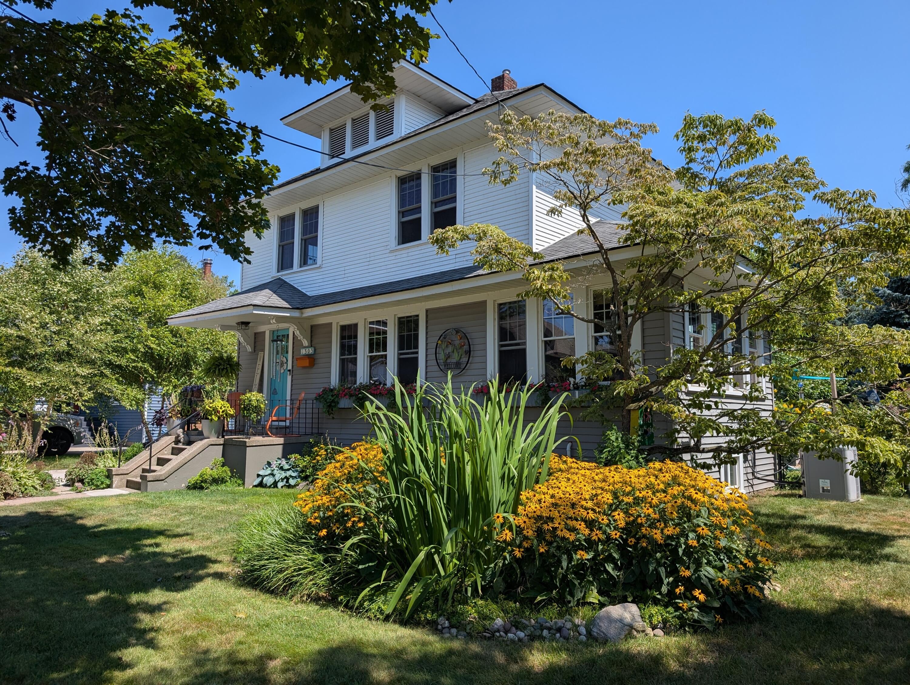 1303 Lakeshore Drive