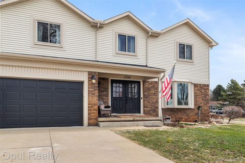 4748 Ravinewood Drive Commerce Charter Township MI 48382