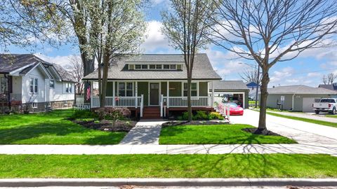 1806 Saint Clair River Drive Algonac City MI 48001