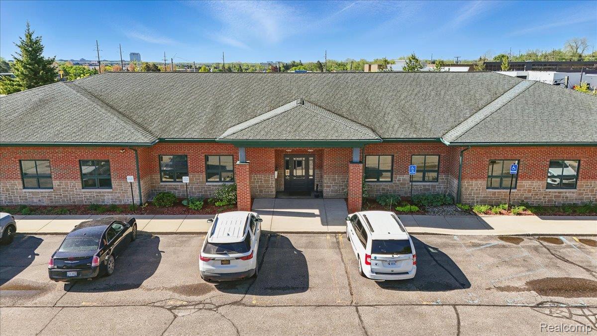 2545 N OPYDKE Road 102