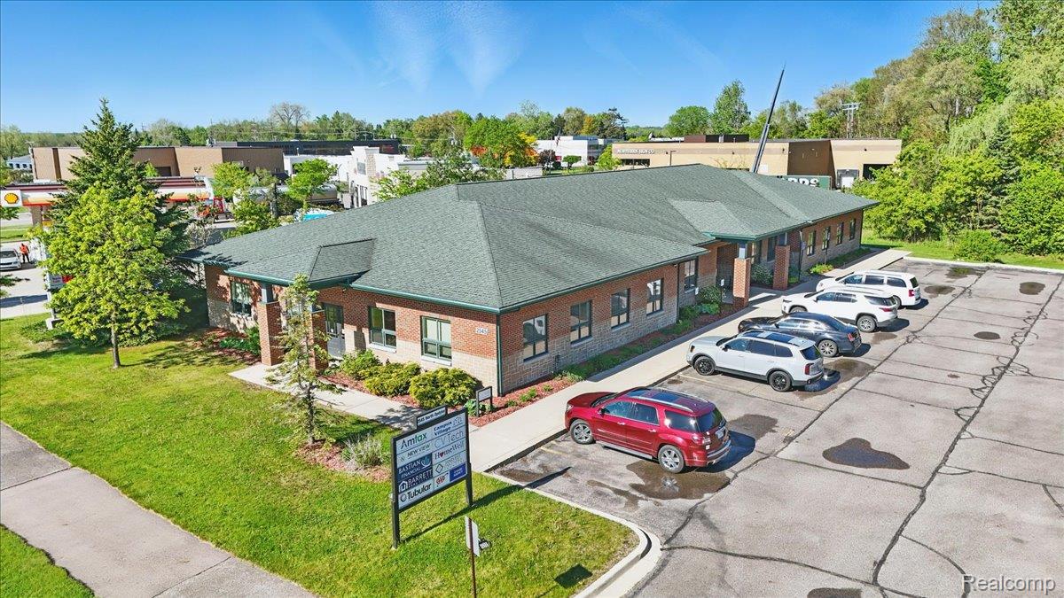 2545 N OPYDKE Road 102