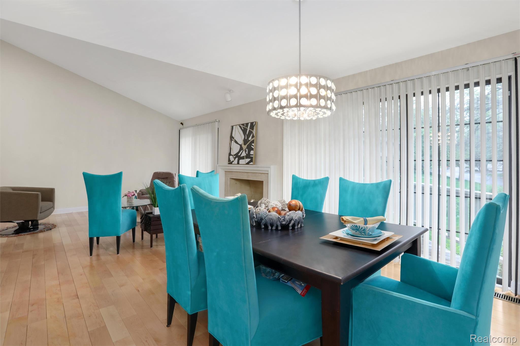 7273 Creeks Bend Court