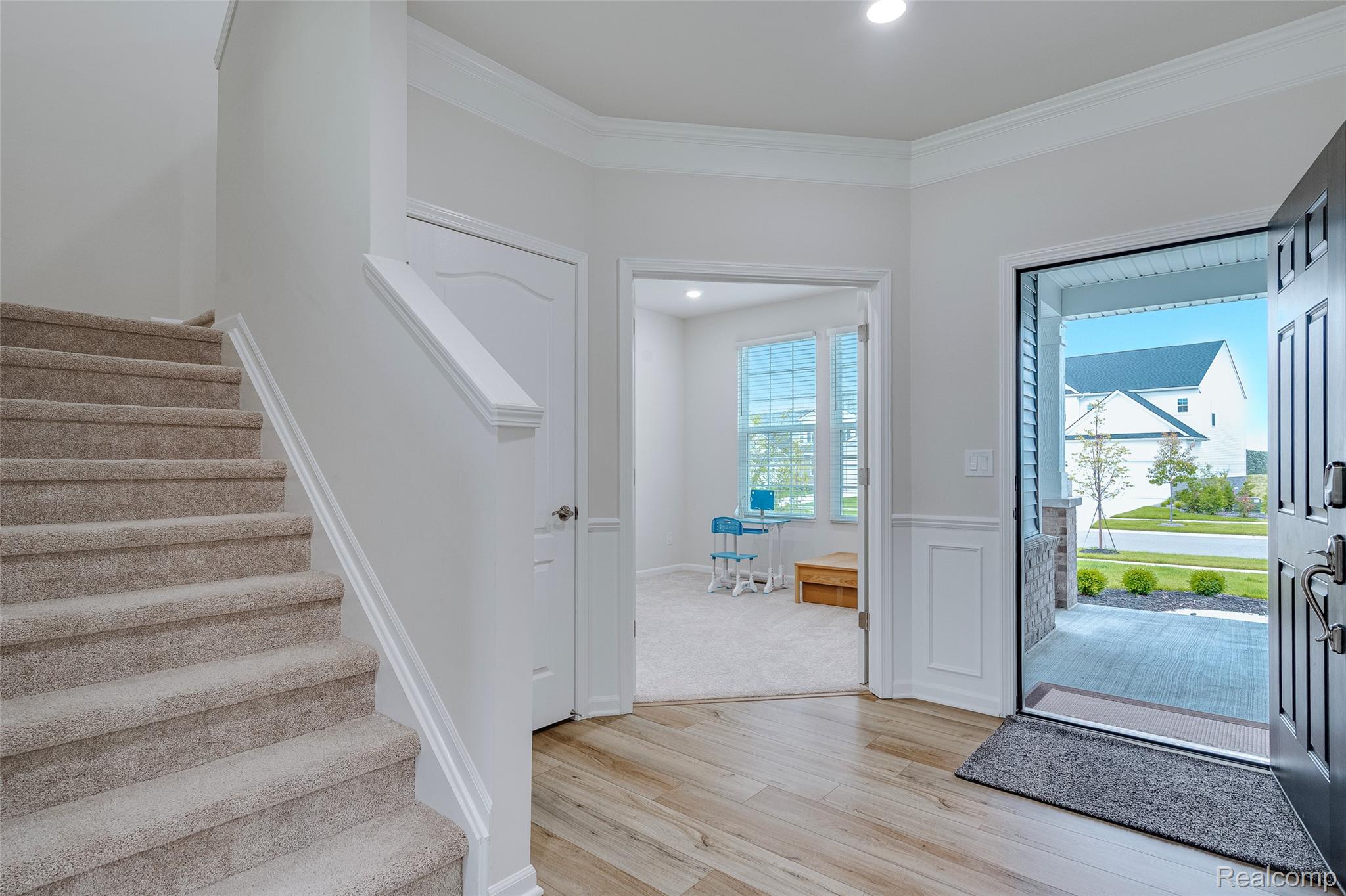 4568 Paradise Parkway
