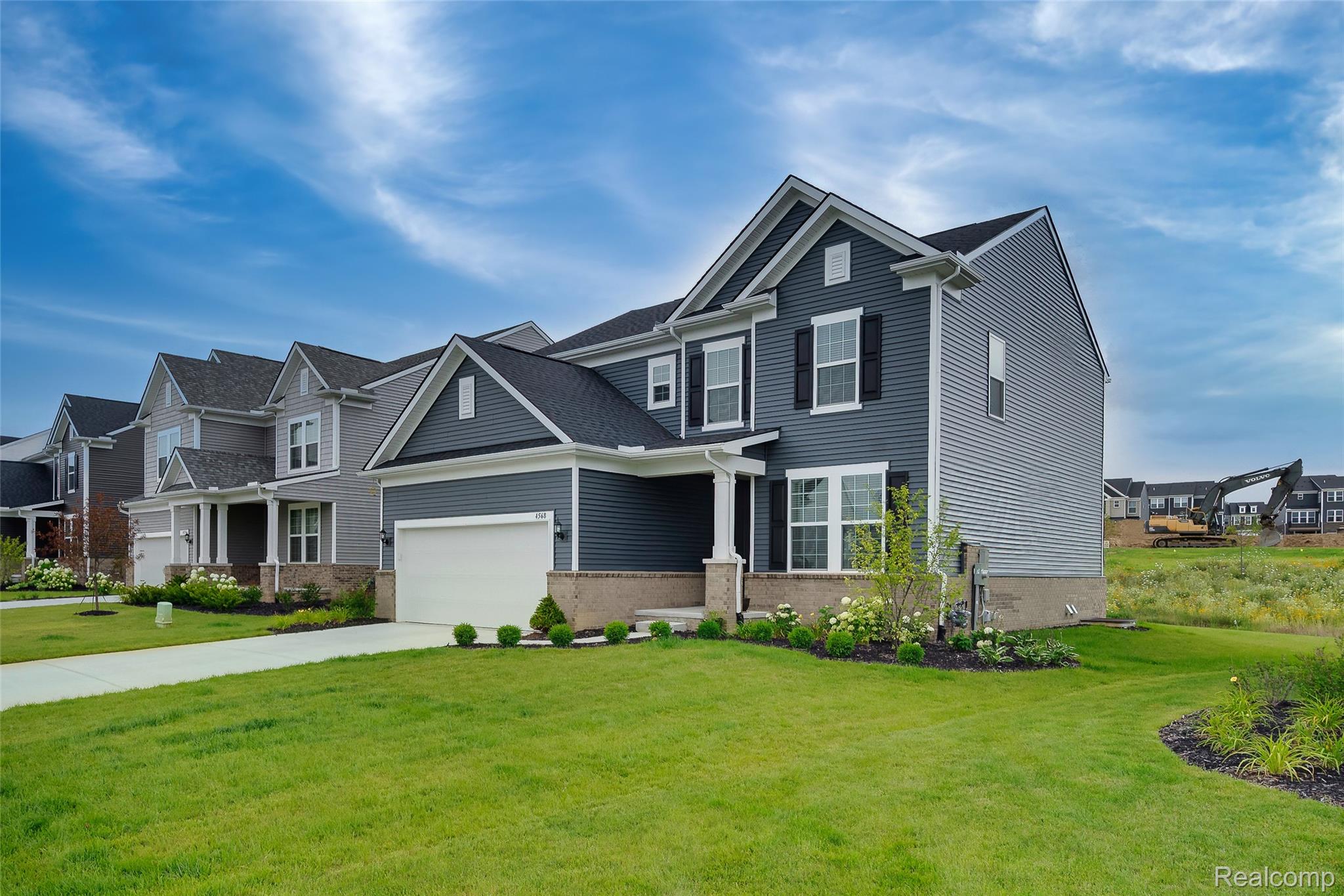 4568 Paradise Parkway