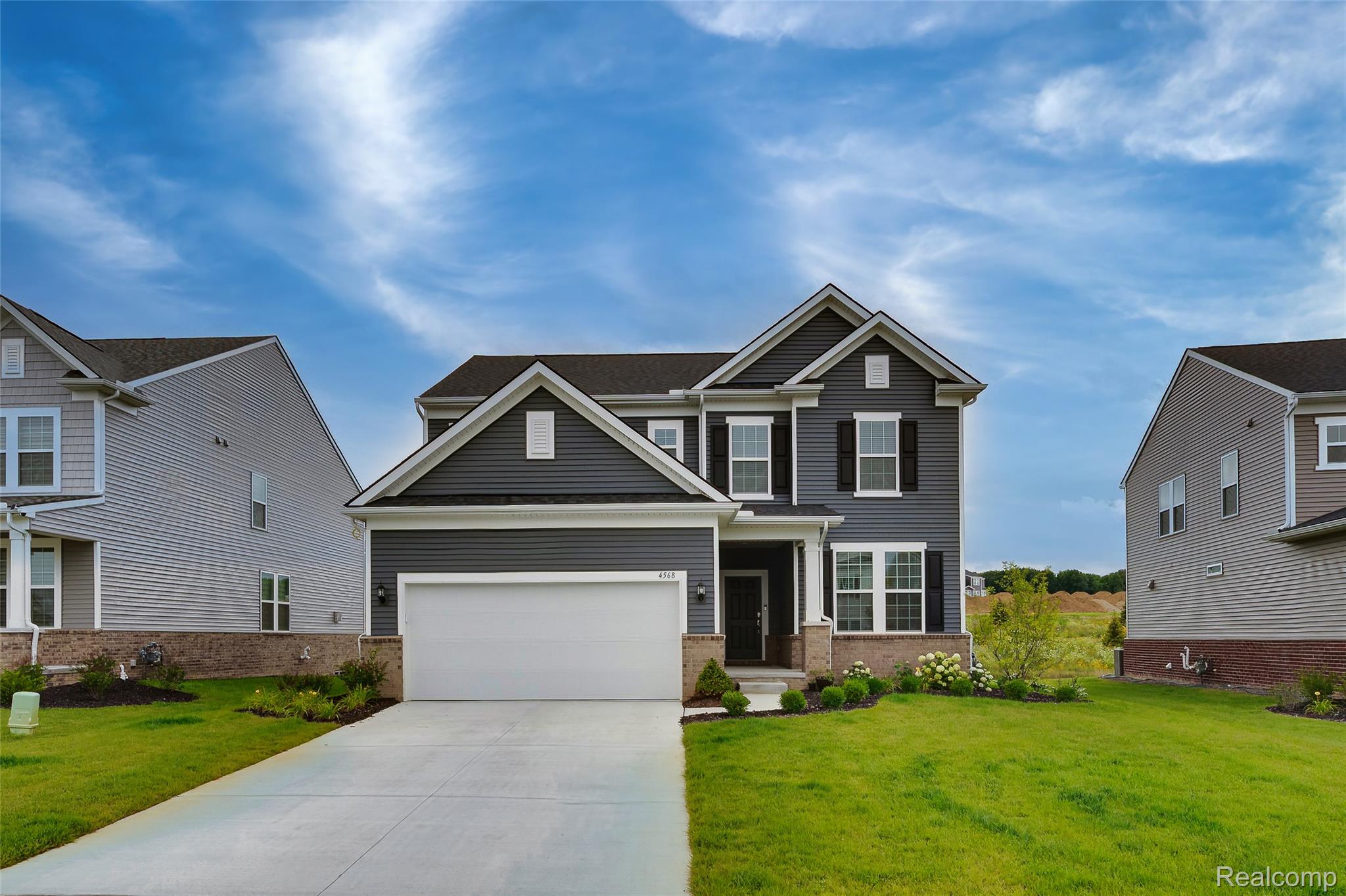 4568 Paradise Parkway