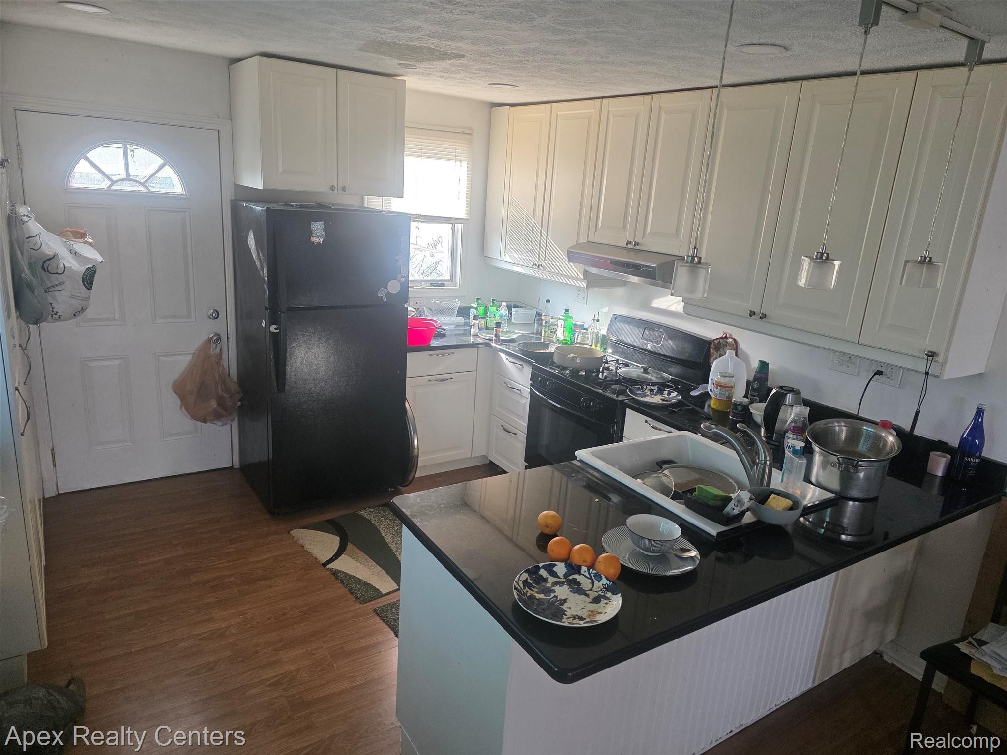 6165 Nightingale Street