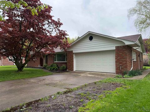 Photo of 475 N Lane Street, Blissfield Village, MI 49228 (MLS # 56050206177)