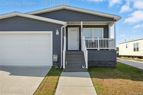 2327 Gibraltar Drive Milford Charter Township MI 48380