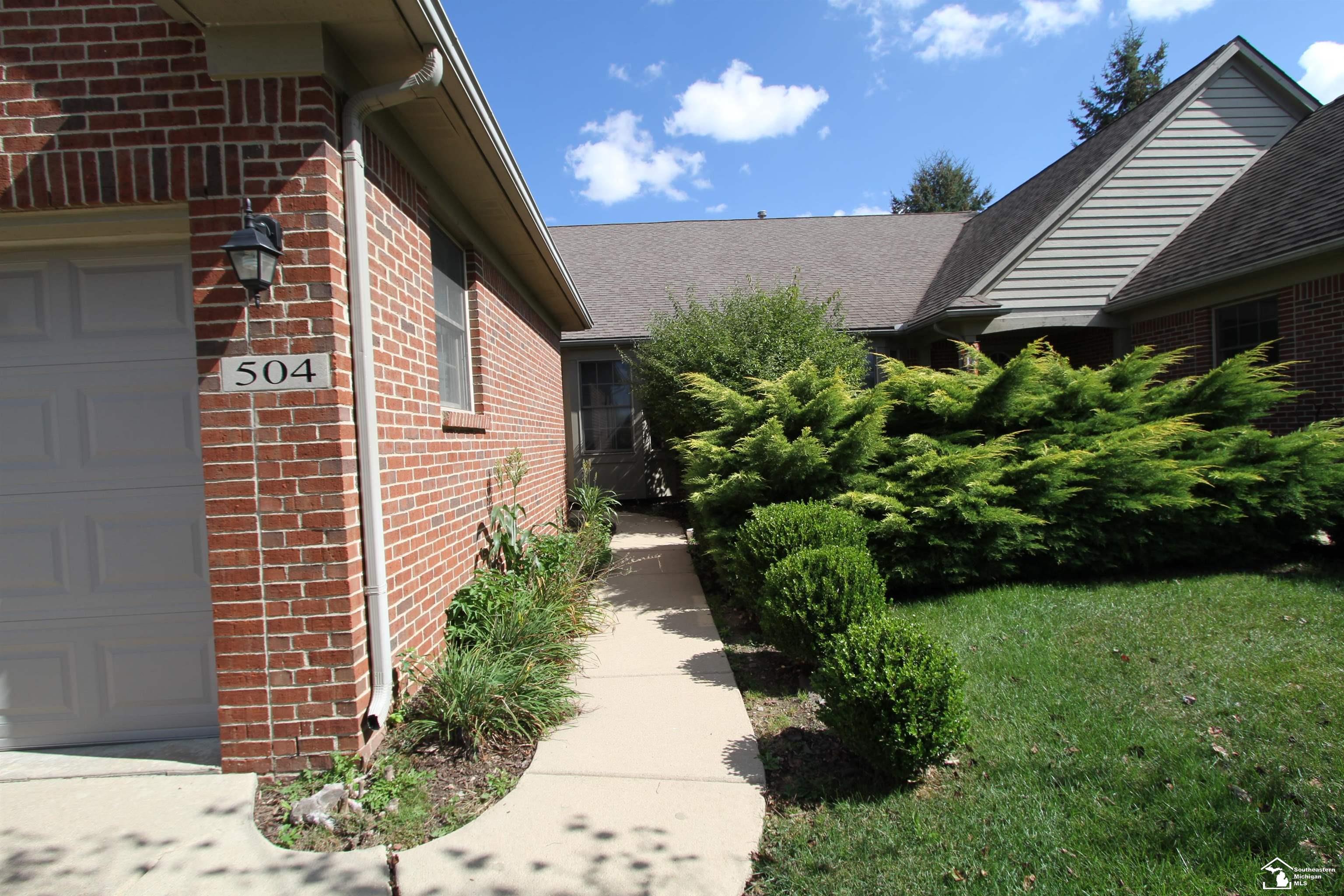 504 Brooks Hollow Court