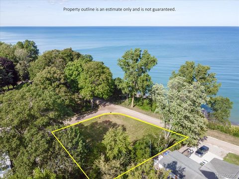 7102 Lakeview Drive Worth Township MI 48450