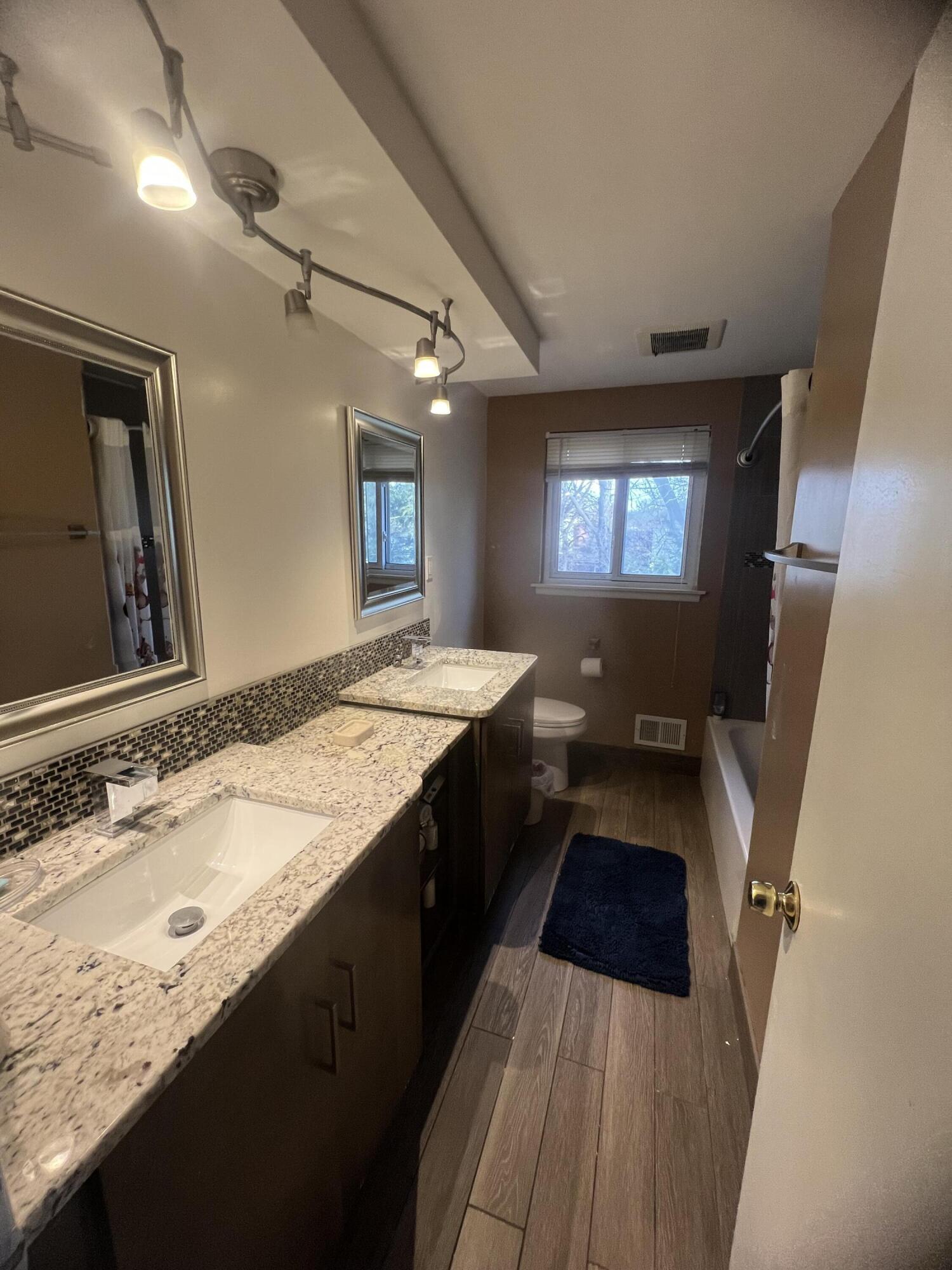 28400 Valley-Forge Street