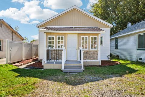 6590 S Huron River Drive South Rockwood Village MI 48179