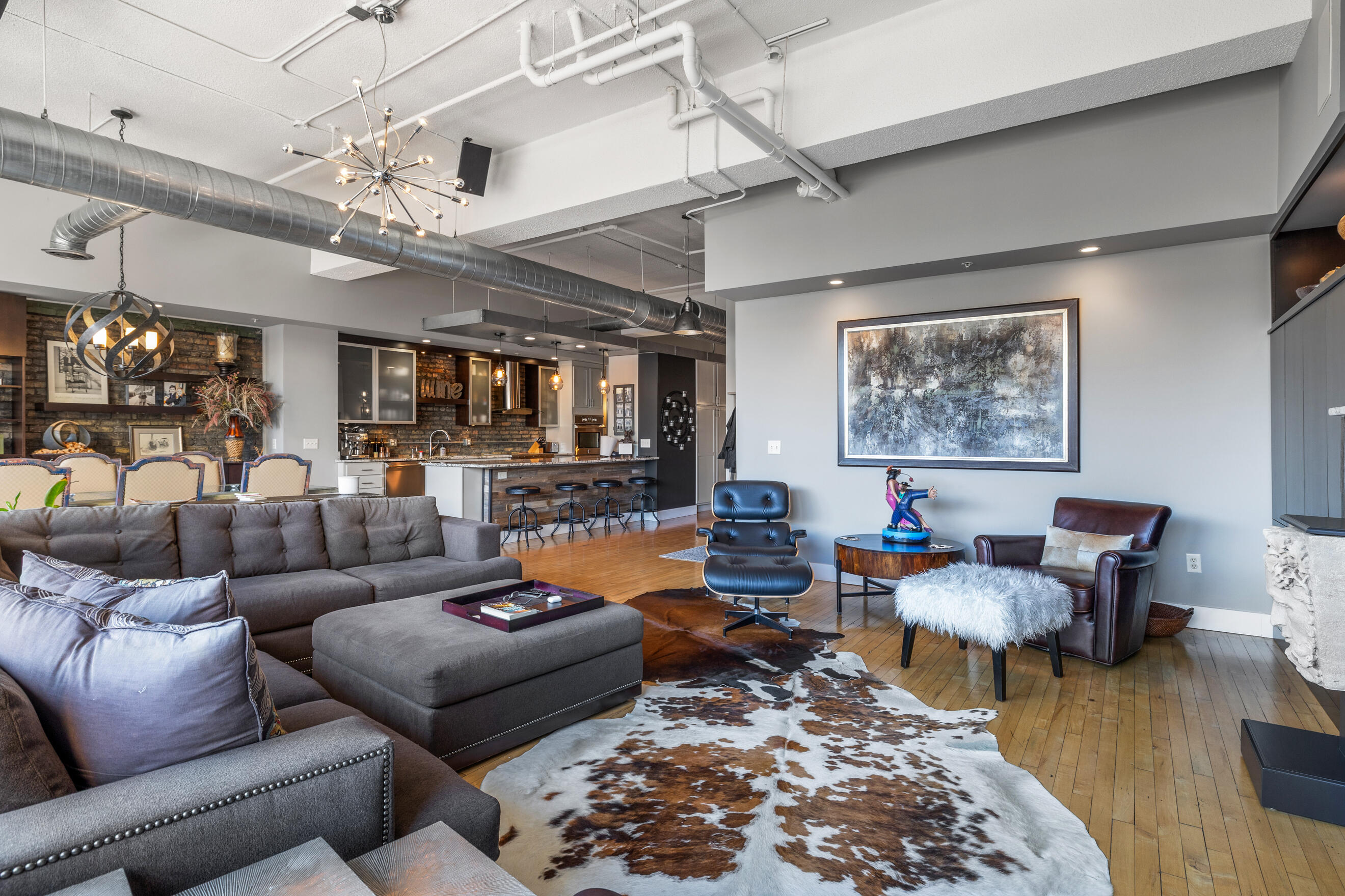 49 Monroe Center Street NW 5