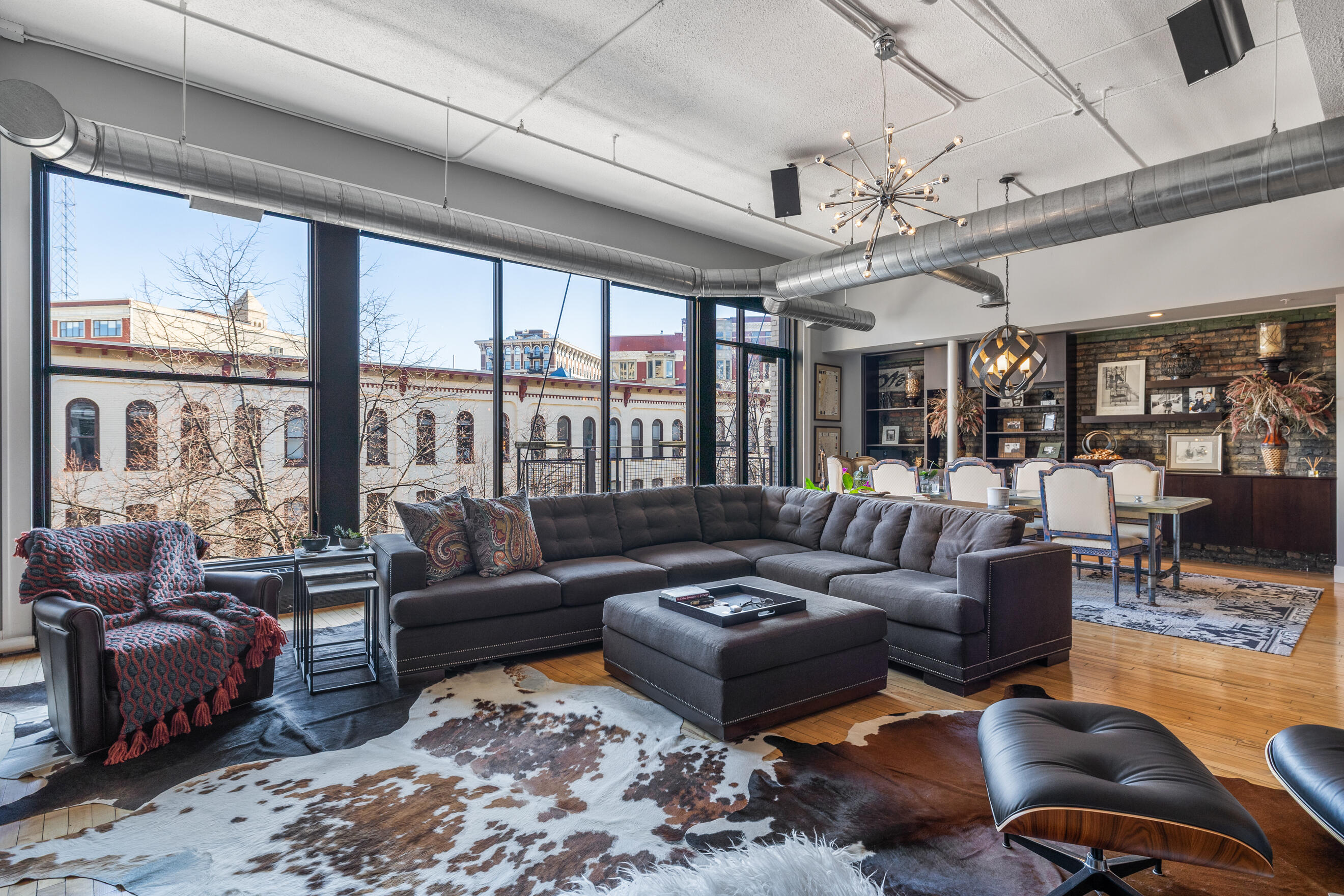 49 Monroe Center Street NW 5