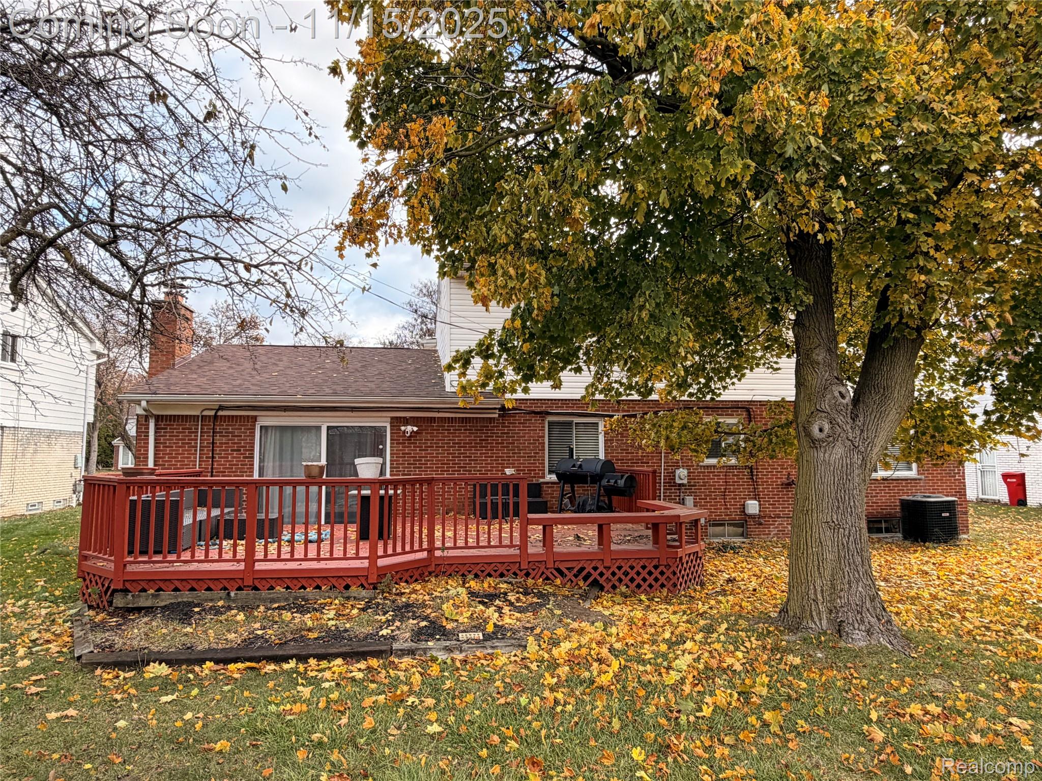 27805 Arlington Drive S