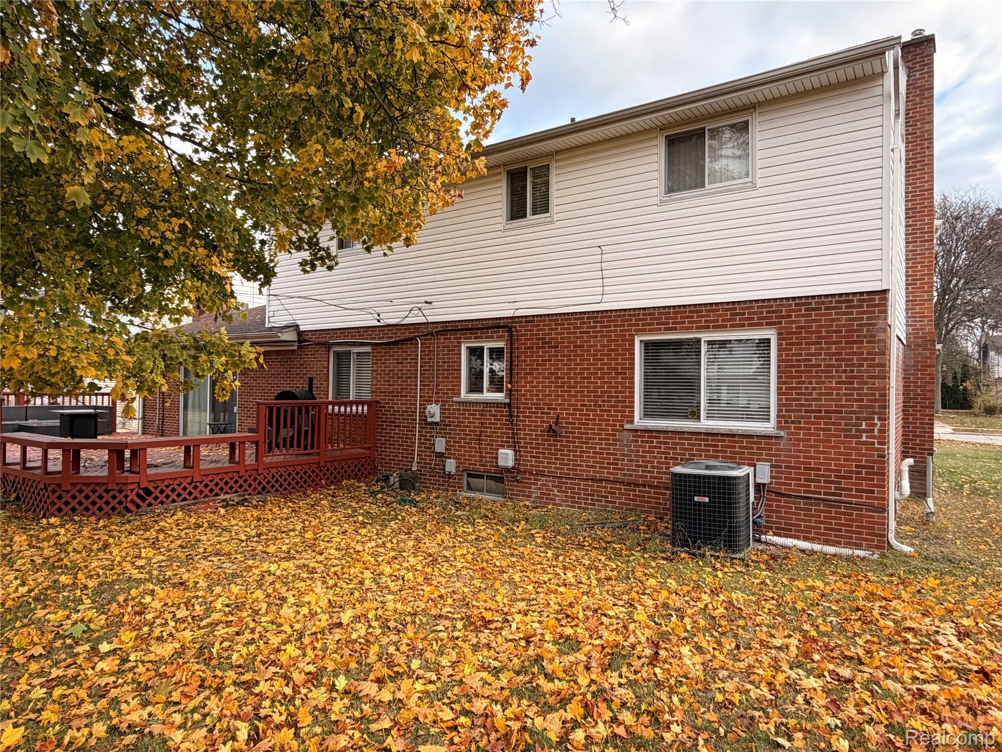 27805 Arlington Drive S