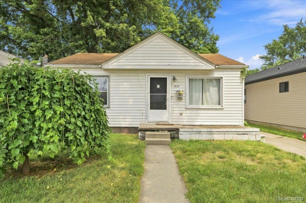 1527 E MEYERS AVE, HAZEL PARK, MI 48030 - Image 9f63b4d122c1afc8ee9d14cafaa2bd73/665517283